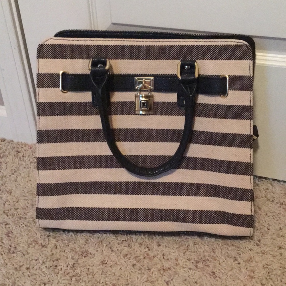 NWOT Striped Purse